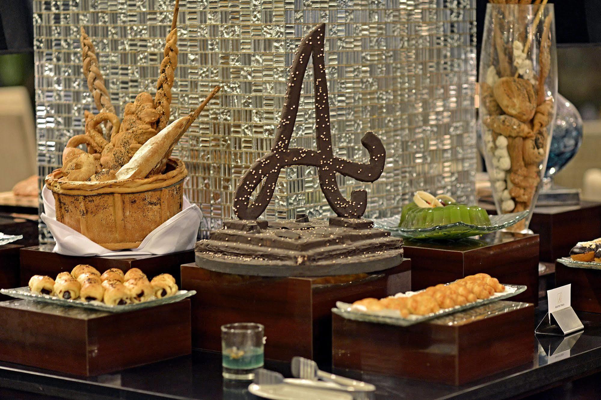 Amaroossa Grande Hotel Bekasi Exterior photo